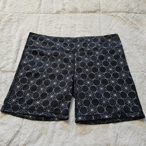 IAB 5-Inch No-Ride Athletic Bike Shorts Black Geometric Star Print XXL 14 - Picture 1 of 4